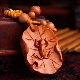 汽车钥匙扣 钥匙挂件 荷叶青蛙 枣木汽车工艺品木雕挂饰 bzj010