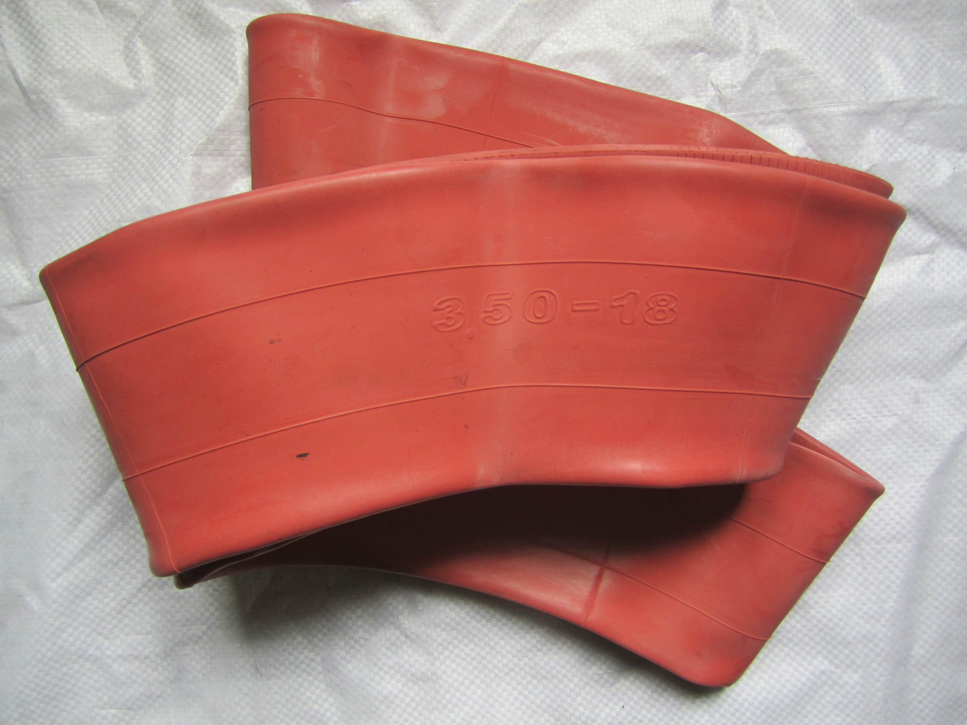 厂家直销摩托车内胎,350-18红,质量优,价格廉,欢迎采购.