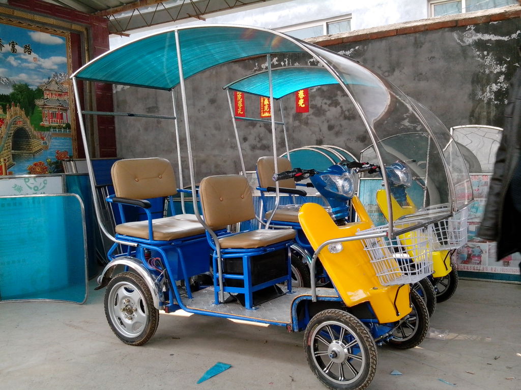 四轮电动车老年代步车车有好棚方便出行厂家直销