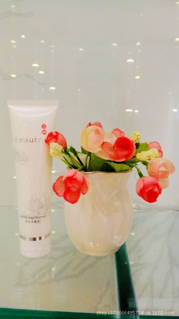 【厂价直销】萃雅美白洁面乳 氨基酸洁净因子