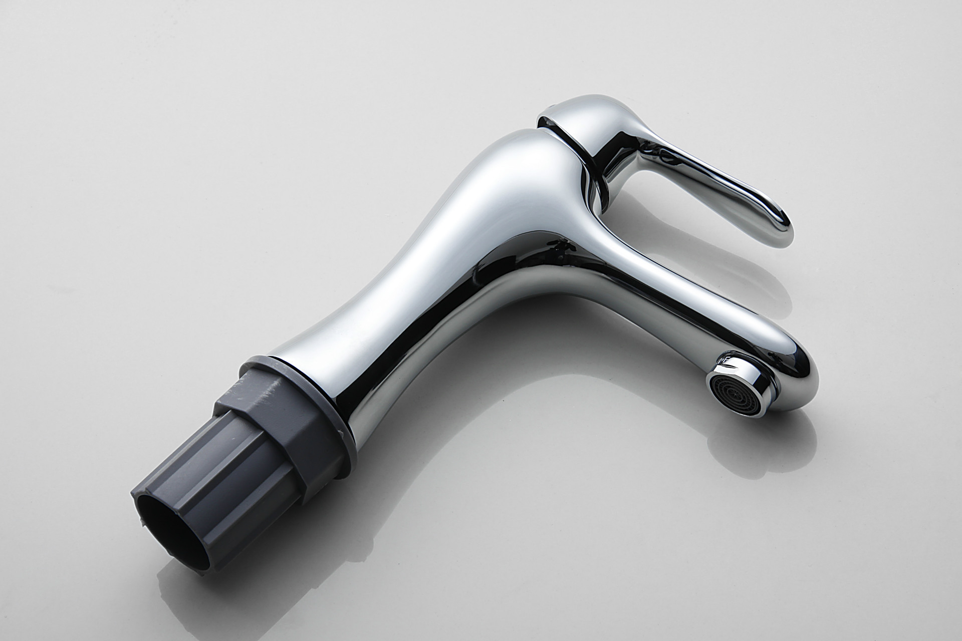 热销唐老鸭单孔冷热水龙头 优质面盆混合水龙头 经典摩尔登厨卫