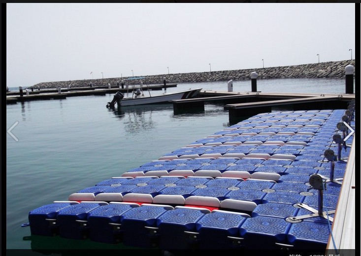 水上浮动码头平台游艇泊位拥有专利设计自有工厂的浮筒制造者