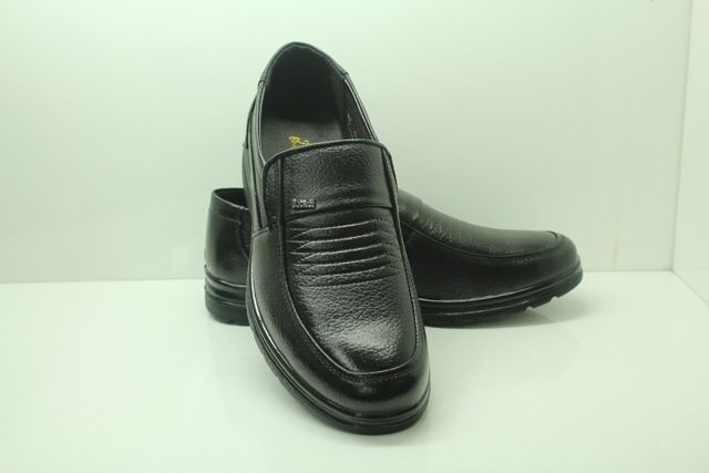 厂家供应新款商务正装真皮皮鞋 男士休闲皮鞋批发555