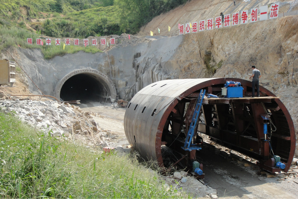 安溪高速巖嶺隧道襯砌臺車