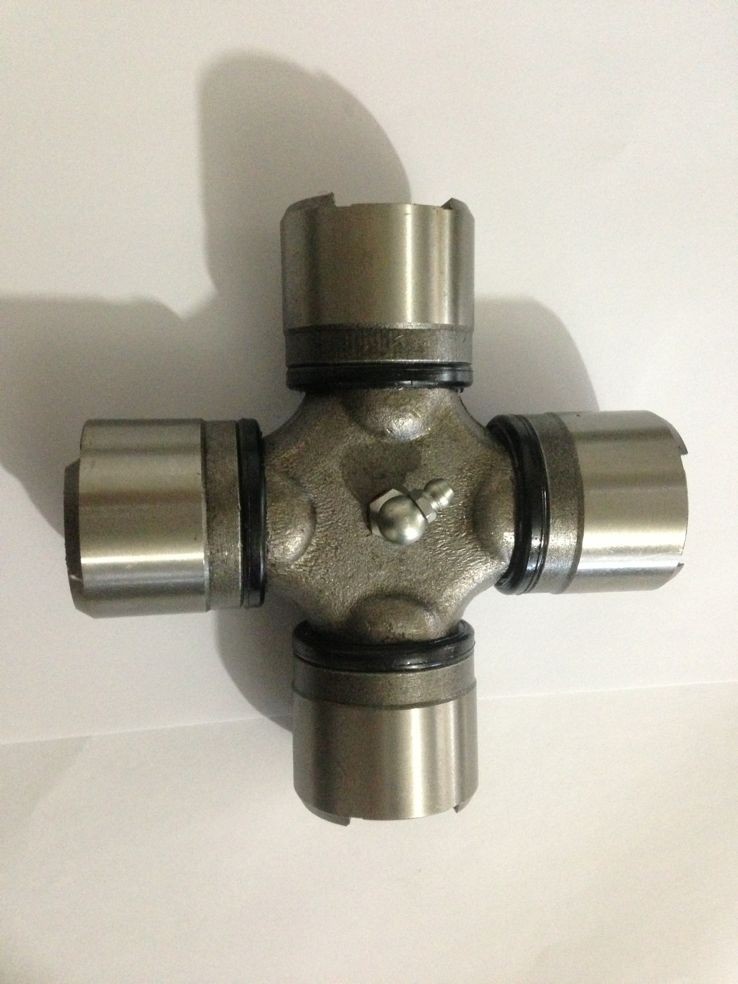 汽车万向节十字轴总成