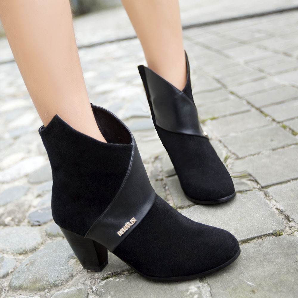 秋冬新款女士真皮短靴磨砂皮拼接粗跟女靴子时尚马丁靴子厂家批发