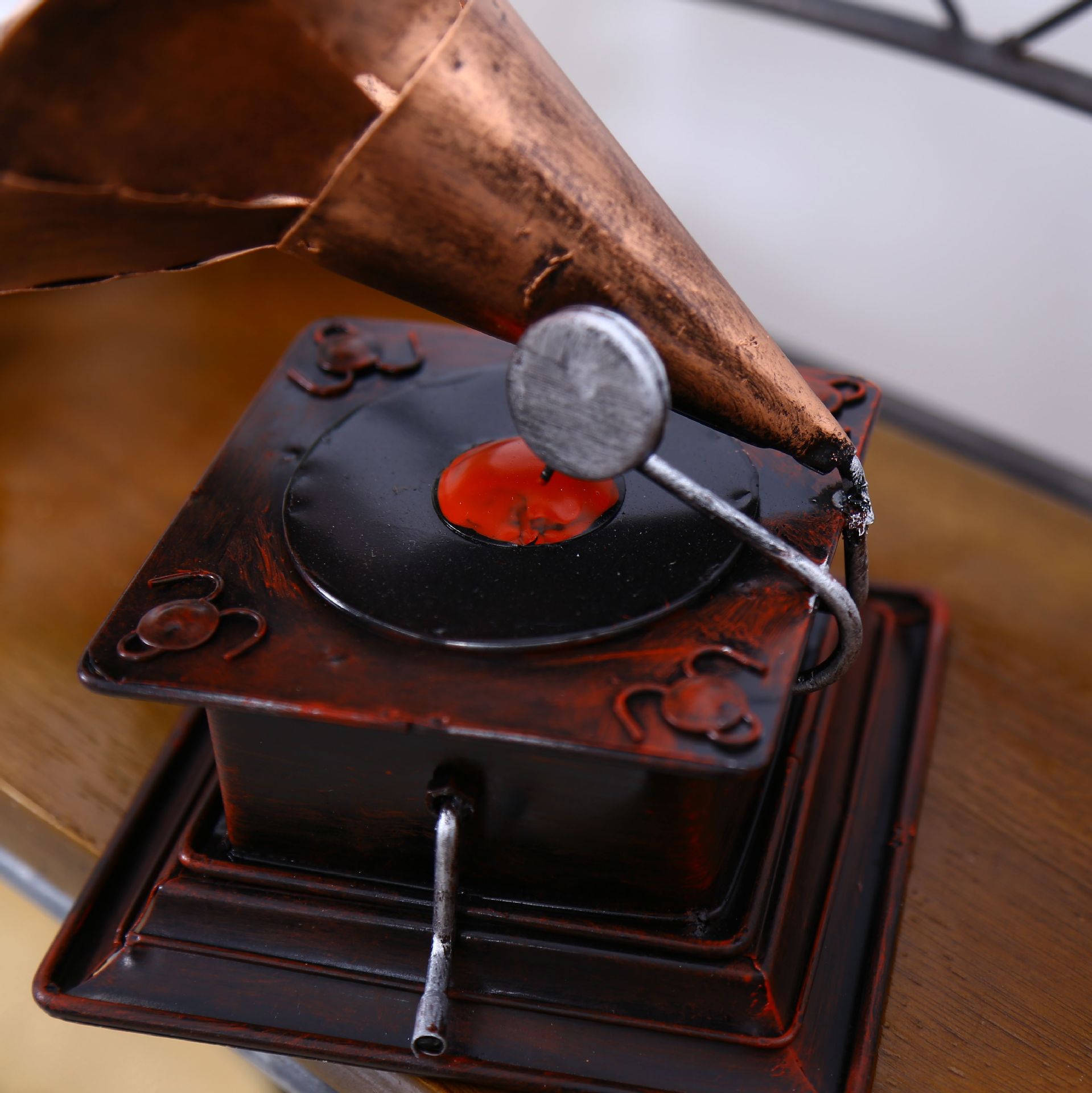 zakka杂货 怀旧复古留声机 手工做旧金属工艺品 酒吧装饰摆件a24