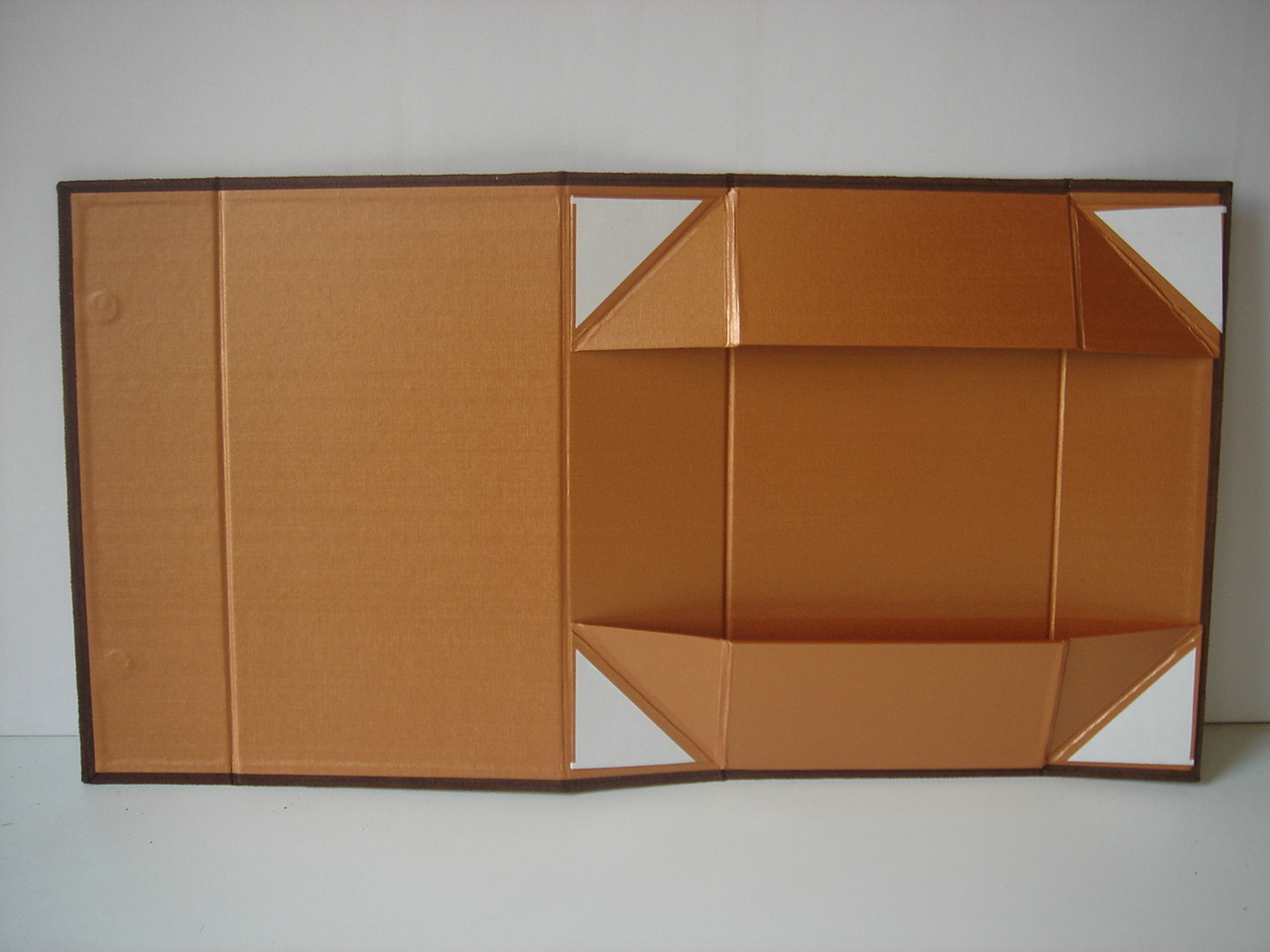 盘式折叠纸盒图片