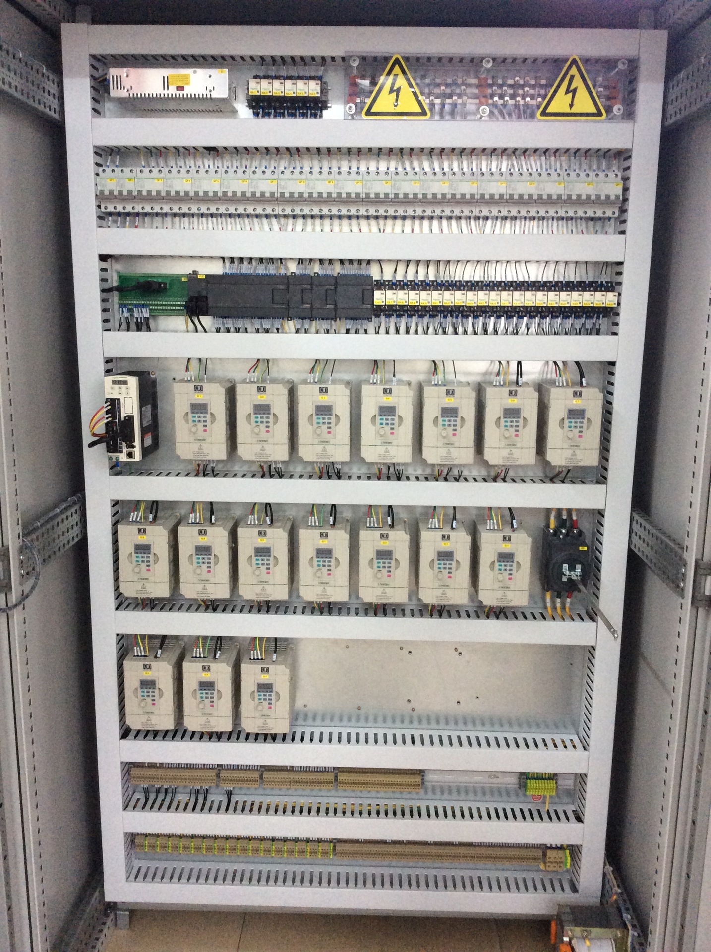 专业组装电柜 伺服控制柜 提供技术服务 包送货到厂