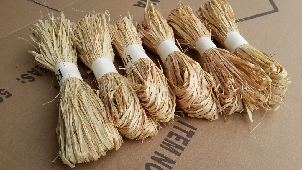 厂家批发 天然拉菲草 原色拉菲草 出口草裙拉菲草 一扎30克