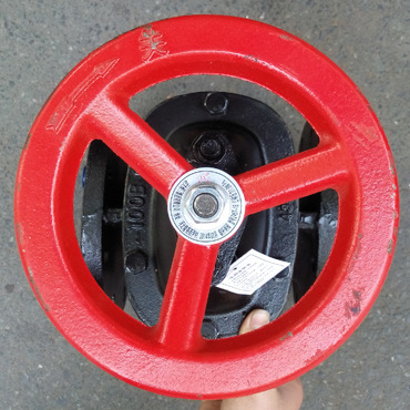 本阀门的手轮,顺时针转动手轮为开启,反之为关闭.