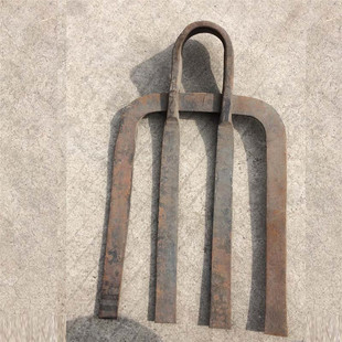 供应耙子 四齿耙 碳钢耙子 锄头 多款供选木柄 厂家直销救灾工具