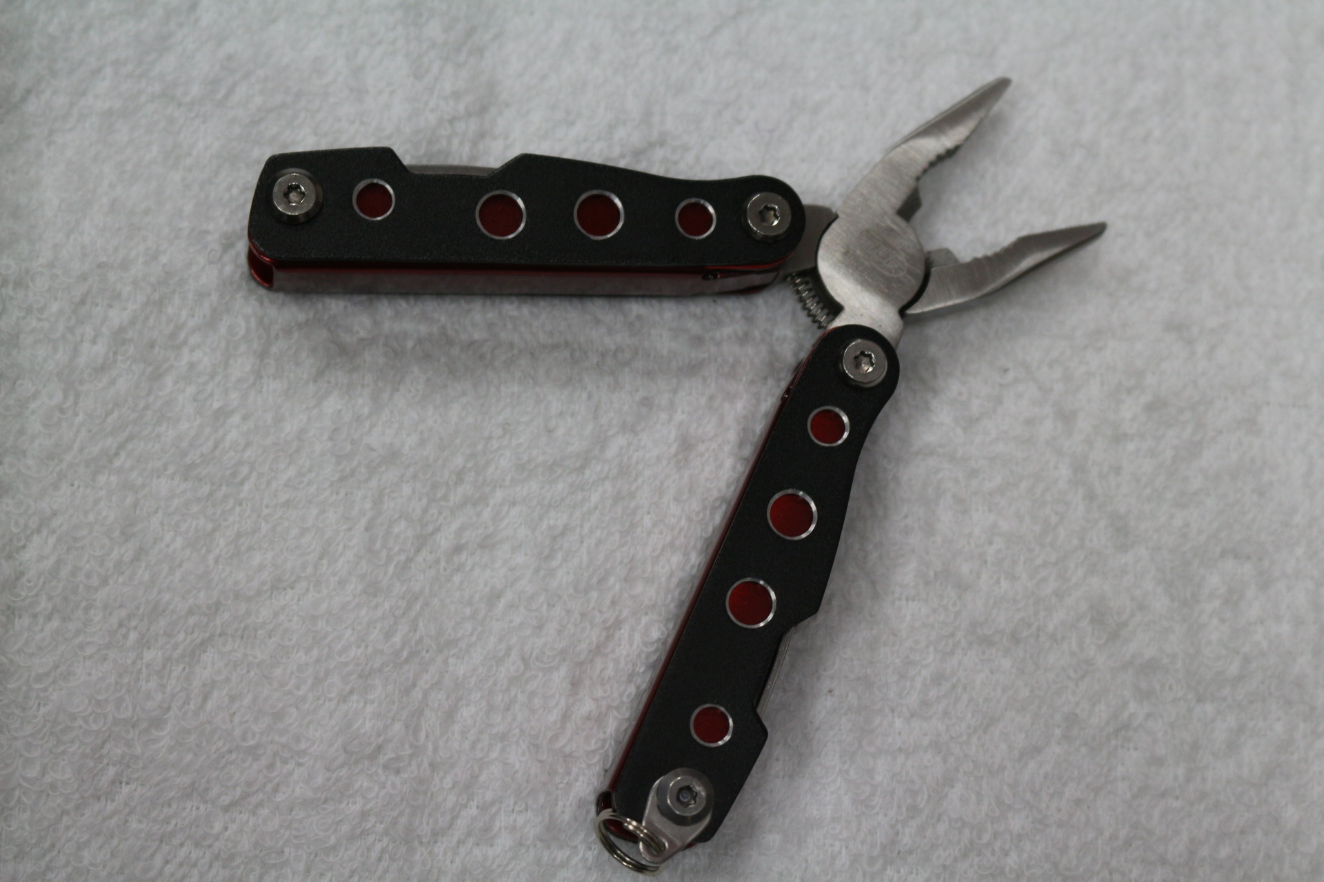 博友多功能钳子k823 旅游携身工具 家用修理套装