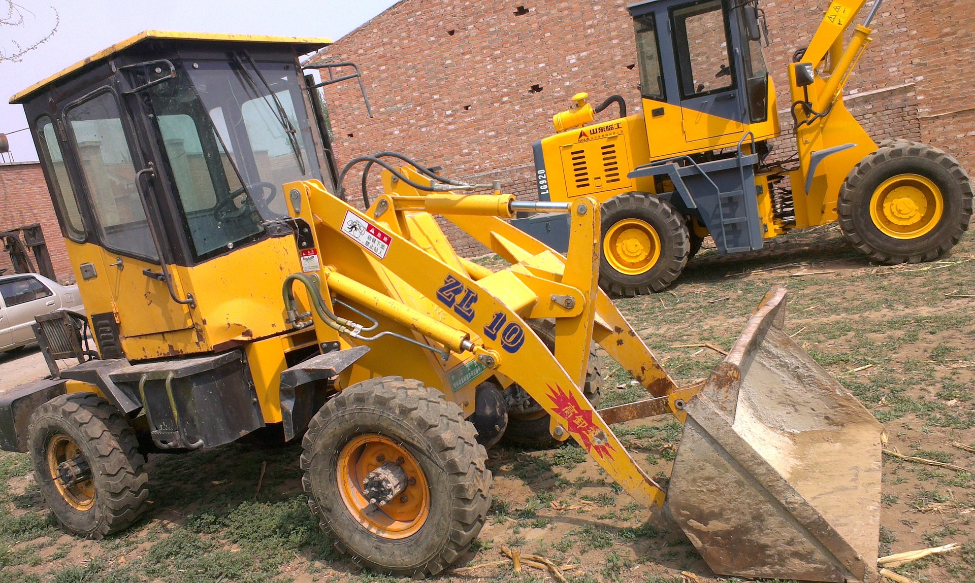 低价急转山东临工920l型小装载机 二手小型铲车 抓木机 抓纸机