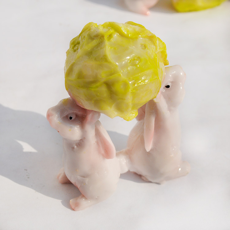 【做旧树脂抱包菜白菜兔子 树脂工艺品摆件 微景观装饰品b0145】浙江