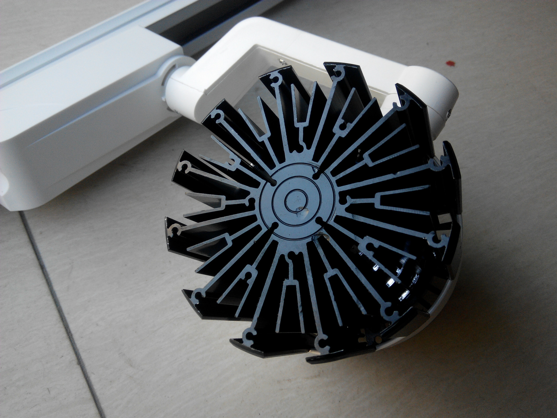 供应新款20w cob轨道射灯外壳配件/20w led导轨灯套件