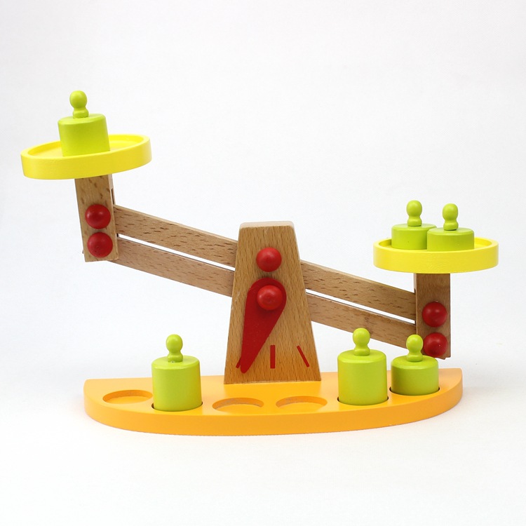 蒙氏教具木制天平称玩具 宝宝平衡游戏木质益智儿童玩具1-2-3岁