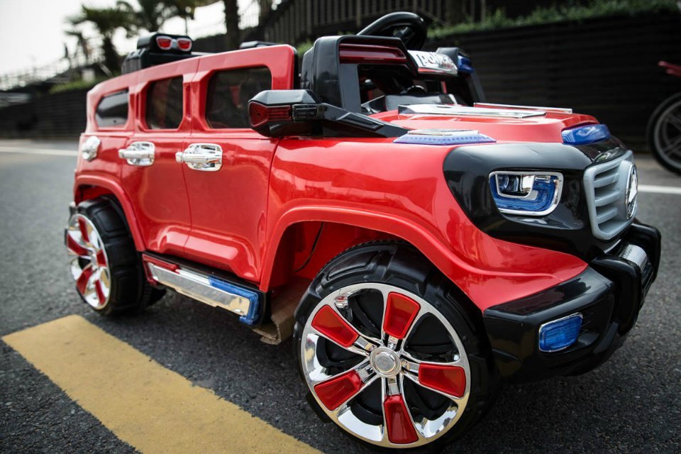 六一首发乐逗ld138电动遥控车 双开门越野车模 减震 双驱高配车