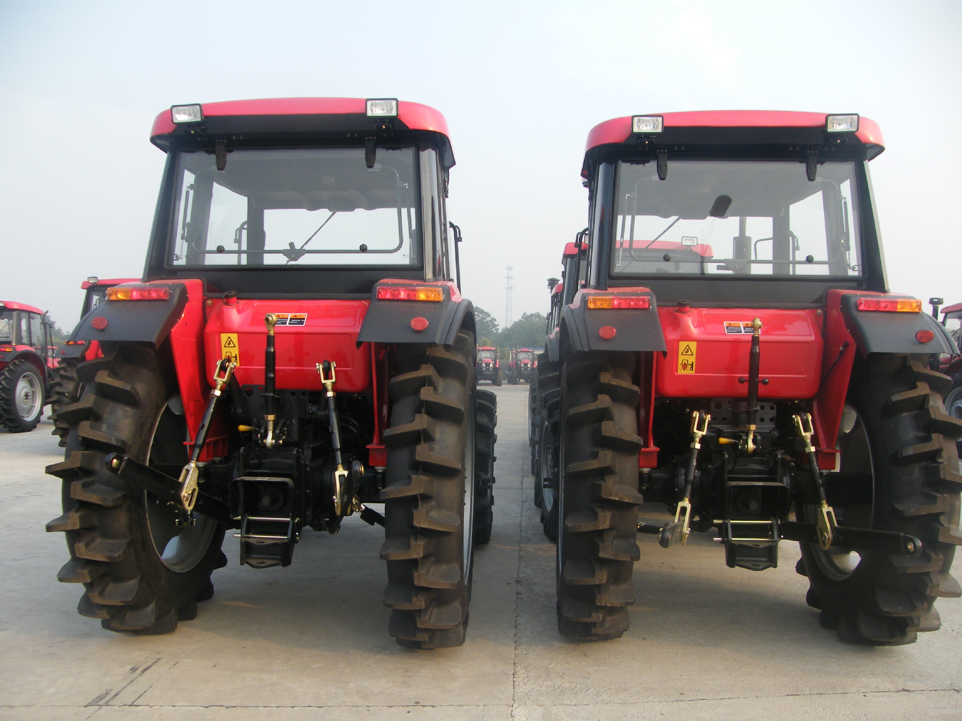 一拖东方红yto-804大型80马力4驱轮式拖拉机