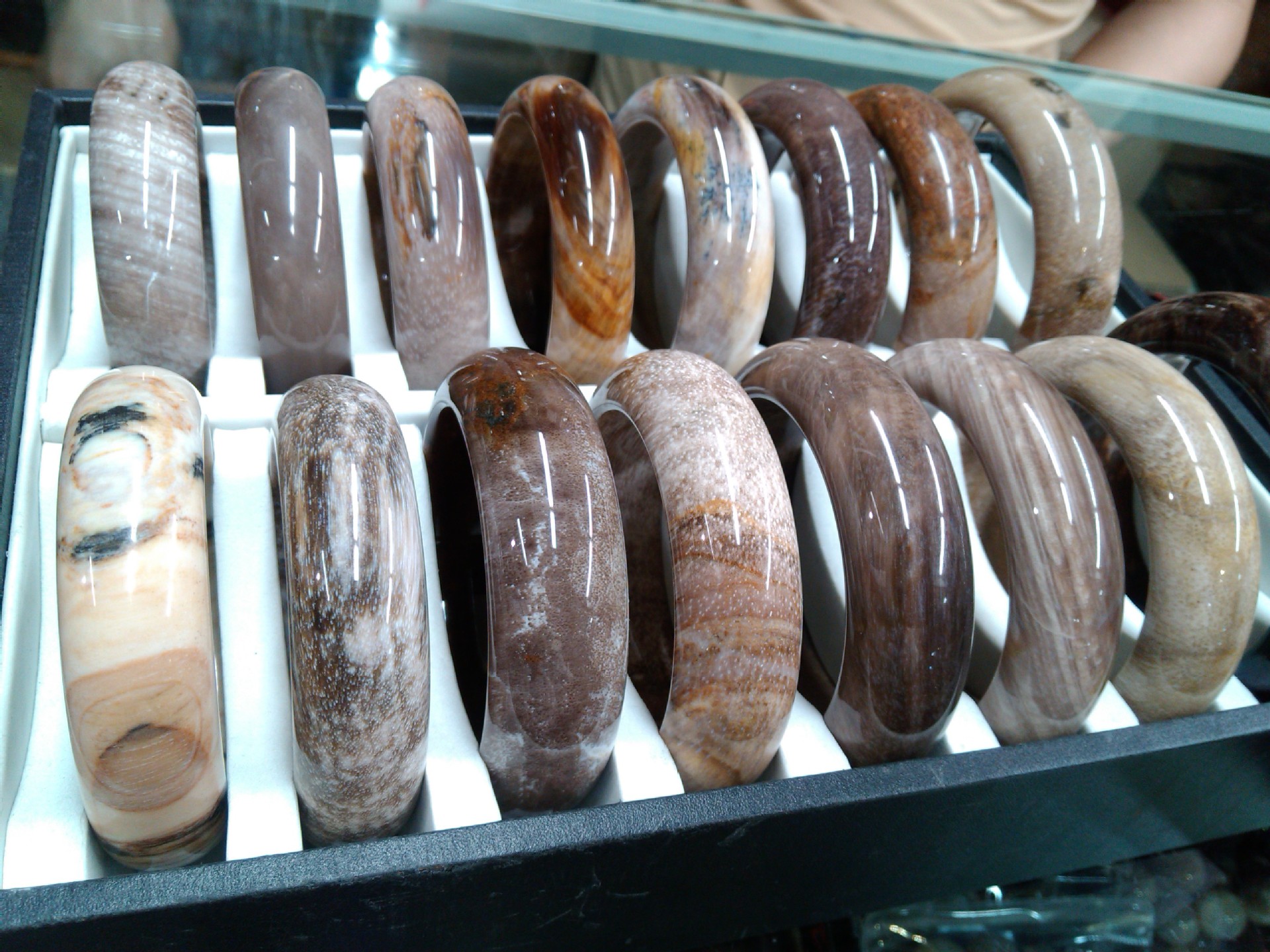 王太立供应天然木化玉硅化木手镯399包邮量大优惠