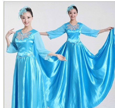 济南演出服租赁市场悄然兴起：一场视觉盛宴的背后
