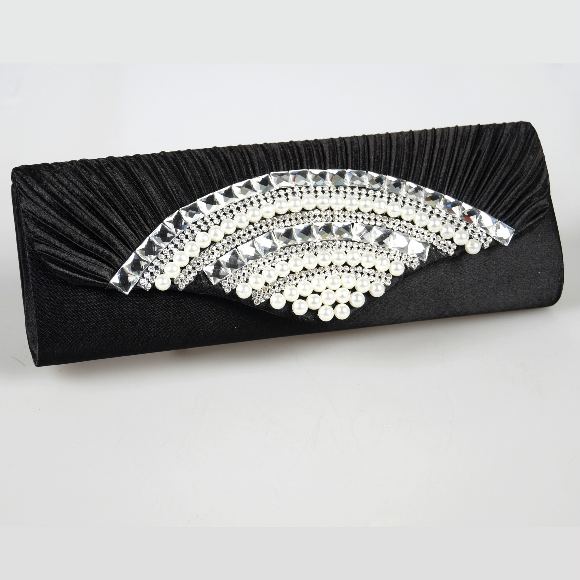 品牌: 伟艺  货号: 07767-5  颜色: 黑色 肩带:一条120cm叻色万字链