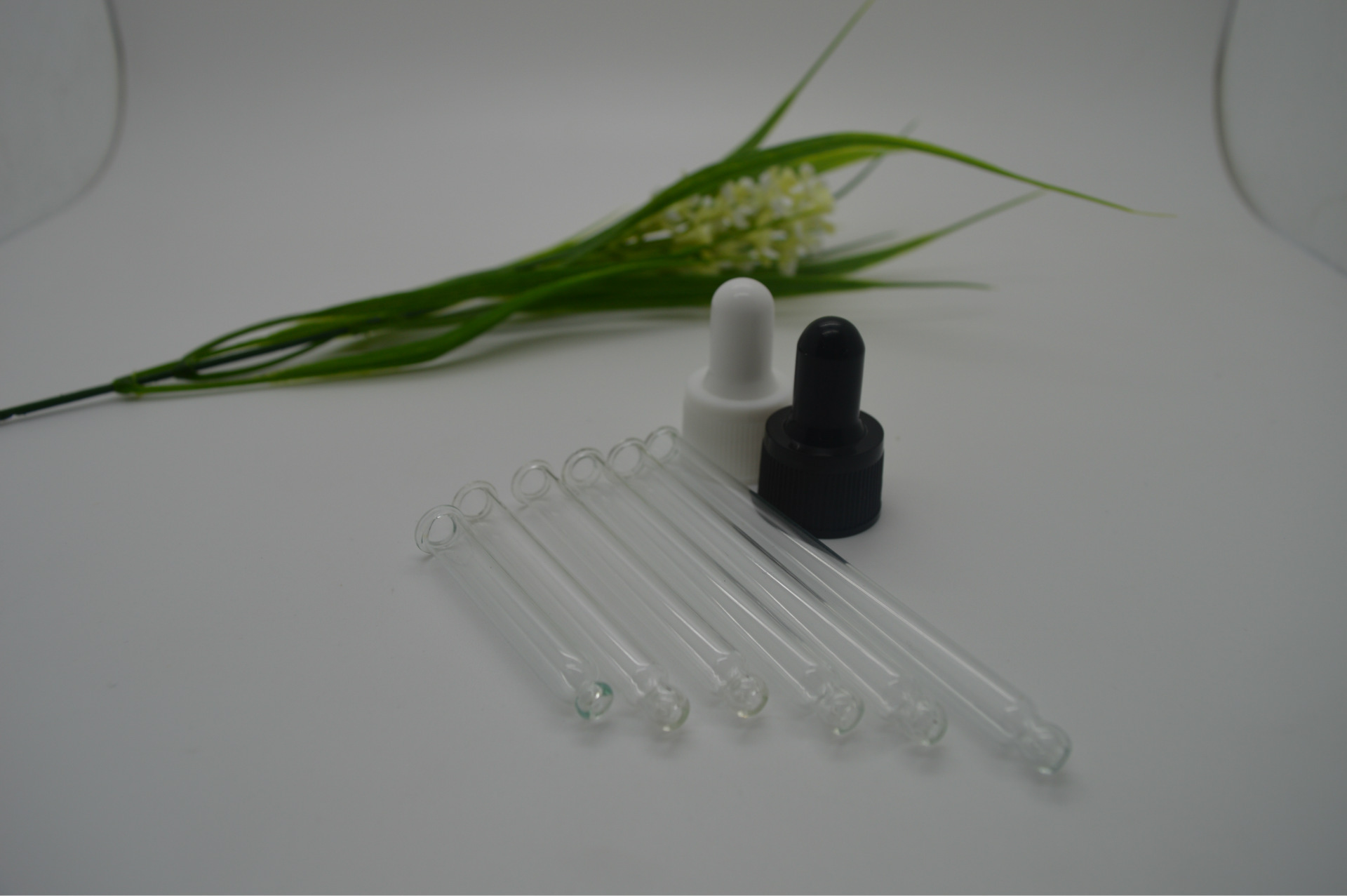 厂家现货 化妆品原液精华液包装材料 塑料胶套橡胶头滴管 三件套