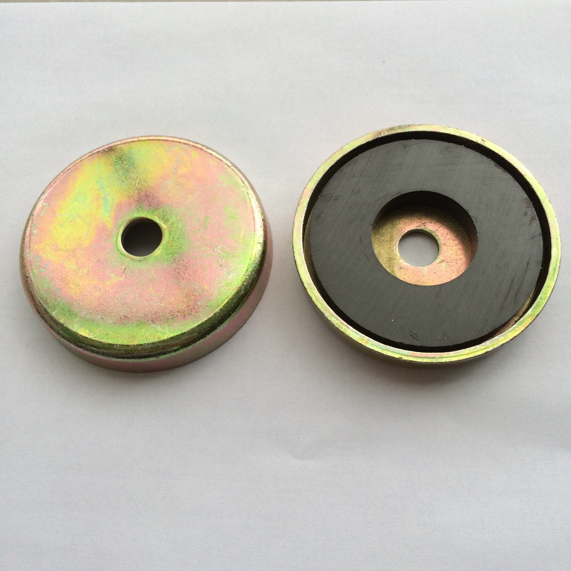 d80强磁吸盘,表面镀彩锌,带中孔(附图纸) 联系人:秦晓梅 qq号码: 电话