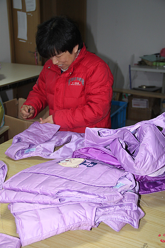 服装零售行业动态：潮流与市场的舞步