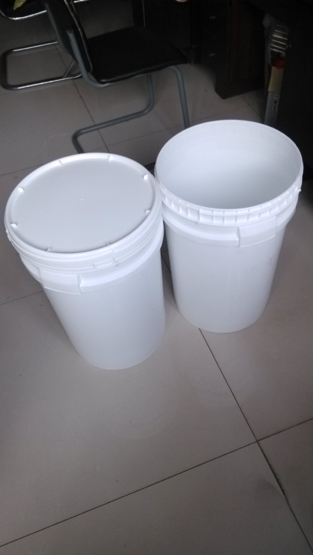 40升塑料桶40公斤大口螺旋盖塑料桶厂家批发价格