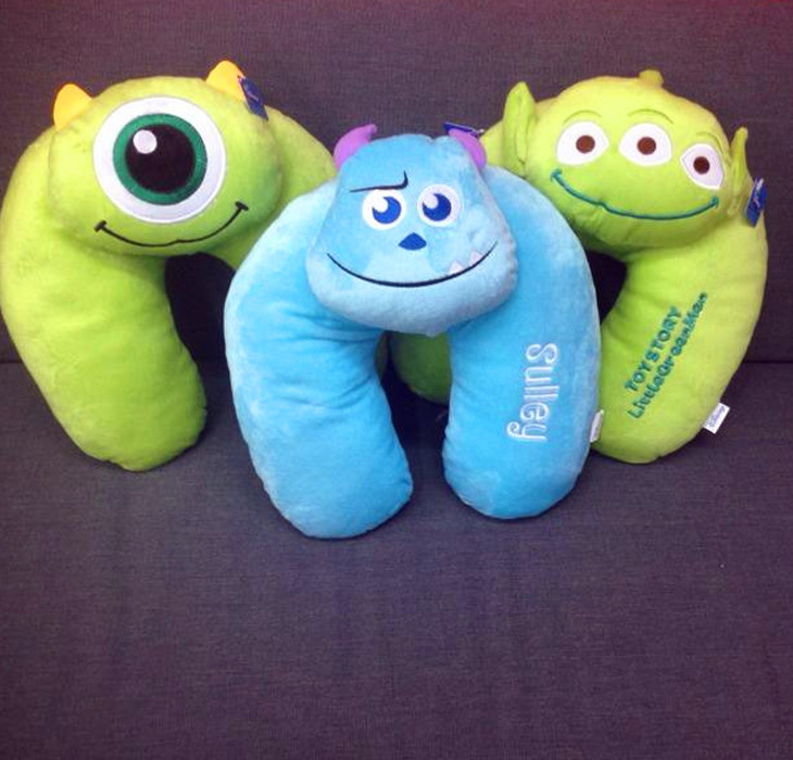 迪士尼总动员三眼仔怪兽大学三眼仔大眼仔麦克毛毛怪枕u型靠枕
