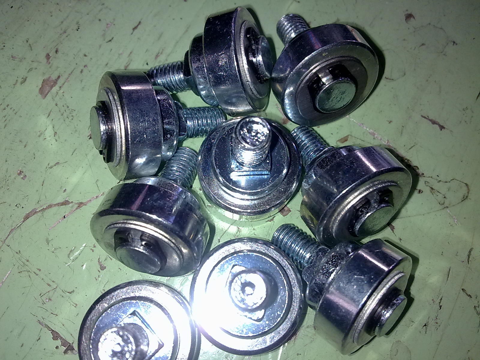 电梯门偏心轮/厅门门压轮/门下轮/直径25毫米/不偏心的