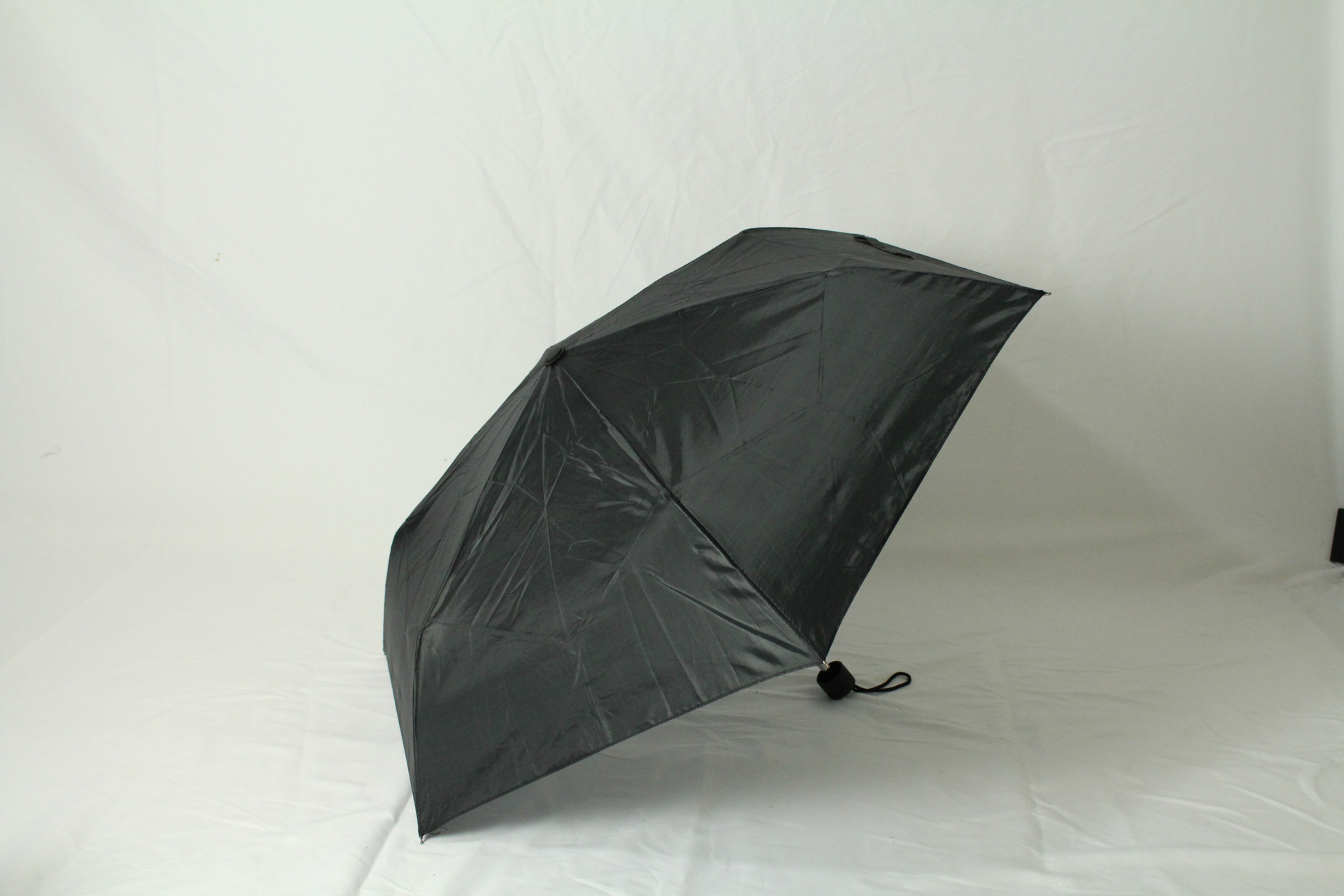 杭州萧山雨伞厂家定做6骨内翻超迷你伞 纯色黑色涤丝外贸雨伞出口