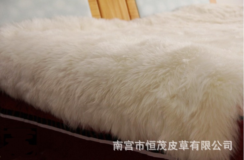 羊皮加工,羊皮加工机器,羊皮皮料_大山谷图库
