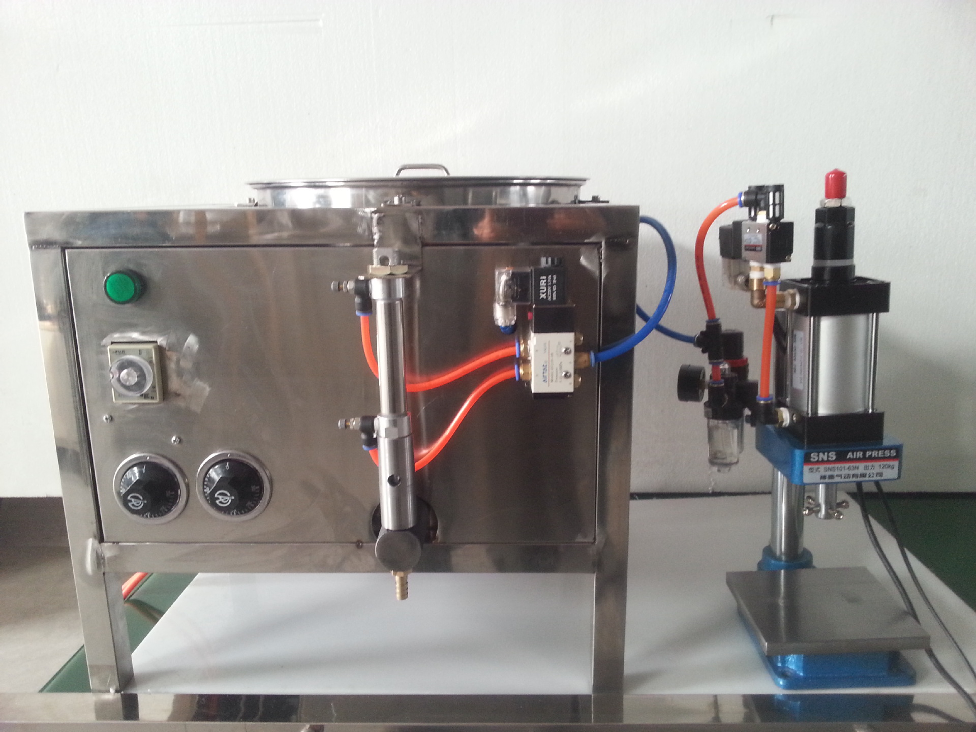 功率: 膏药保温桶2100w   出药嘴温度控制100w