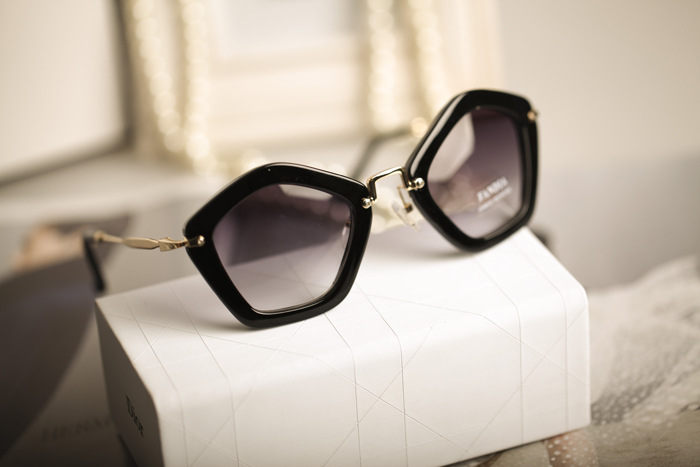 供应最新爆款 菱形 mi2516 个性 板材墨镜 时尚太阳眼镜 优雅百搭