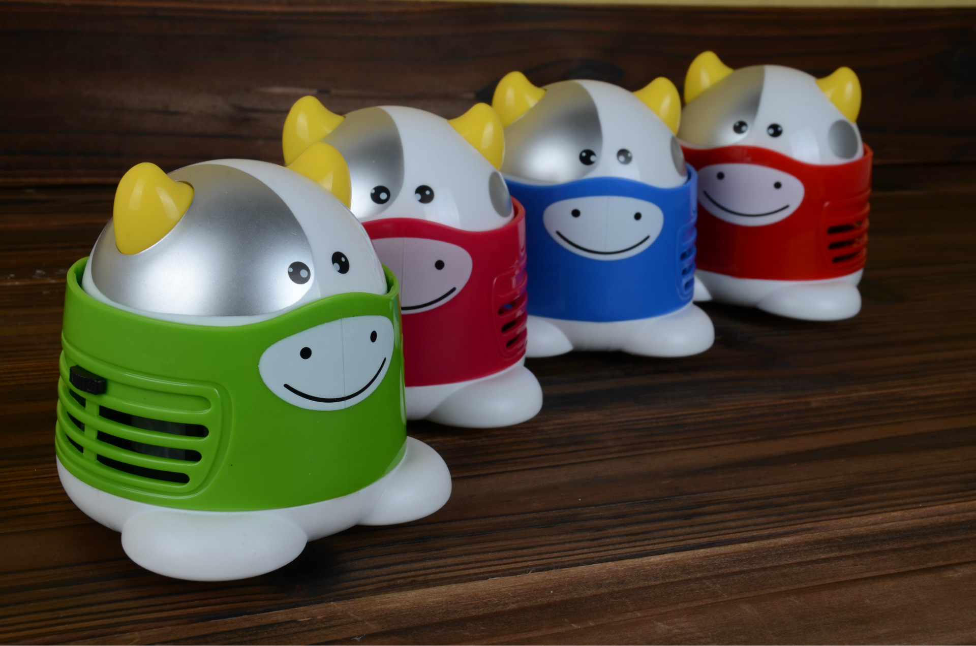 创意吸尘器迷你桌面吸尘器仔仔牛吸尘器笔记本电脑吸尘器厂家直销