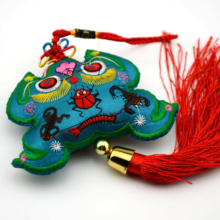 端午节香包批发 双面刺绣 辟邪挂件 五毒青蛙 车挂/包挂 红蓝色