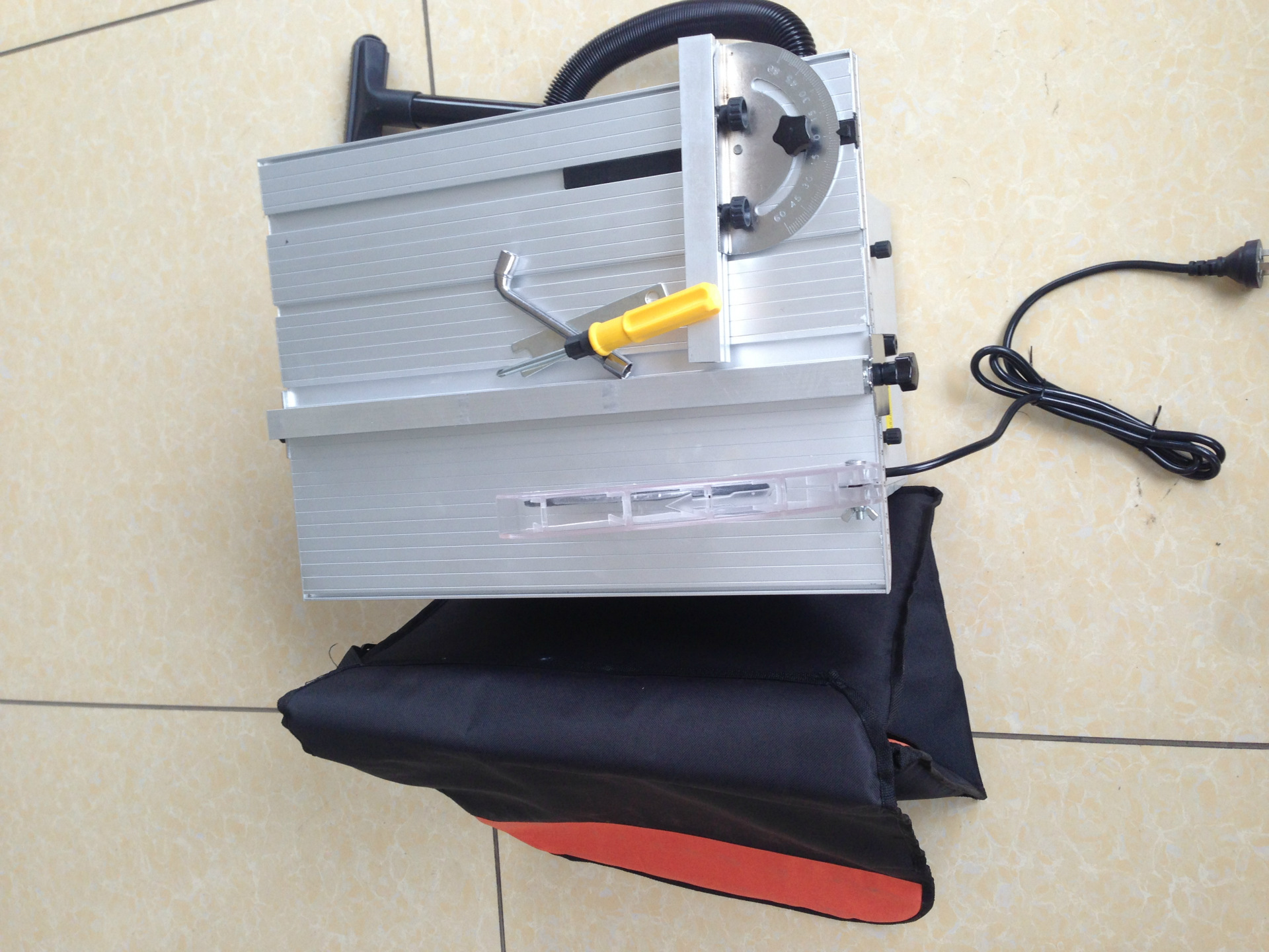 木地板无尘锯 /木地板安装切割工具/ 木地板切割机/无尘锯