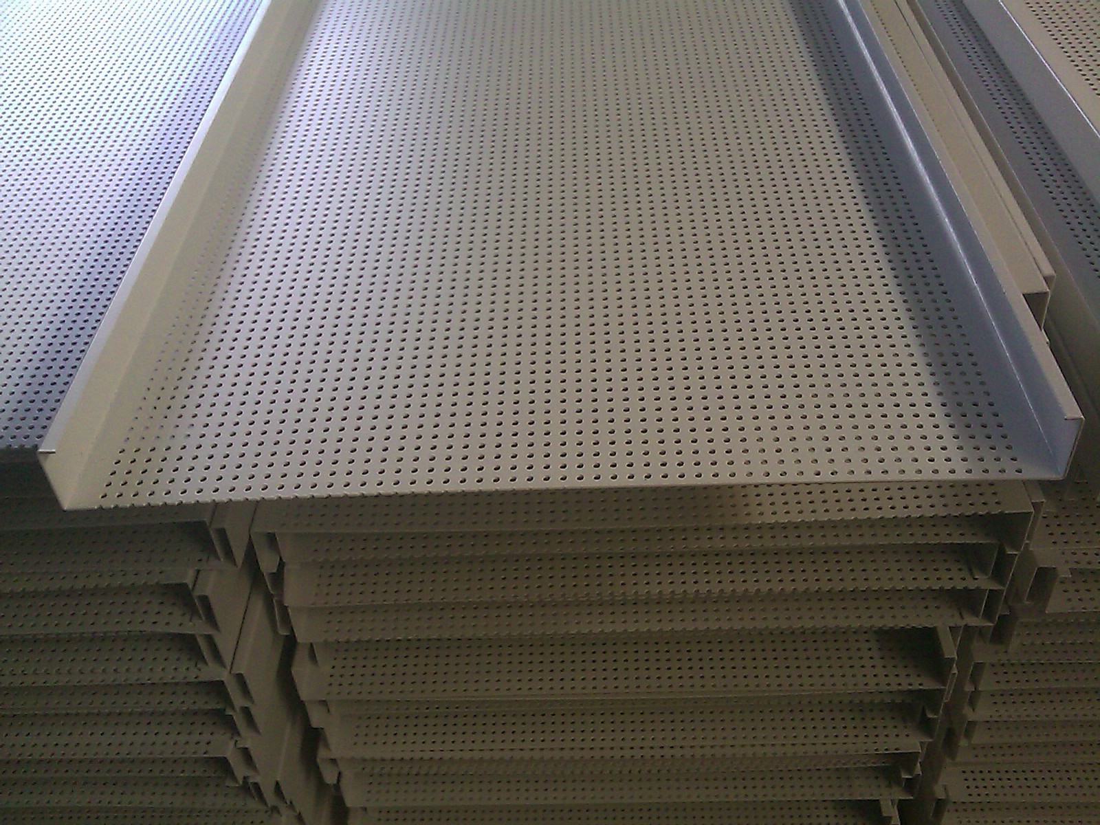 【冲孔铝扣板】微孔吸音集成吊顶铝扣板 铝天花金属建材