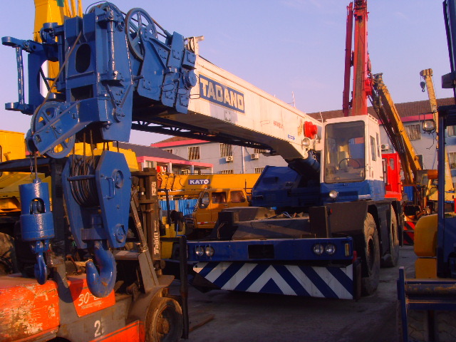 本公司拥有各种二手吊车,二手压路机,二手装载机等二手工程机械500多