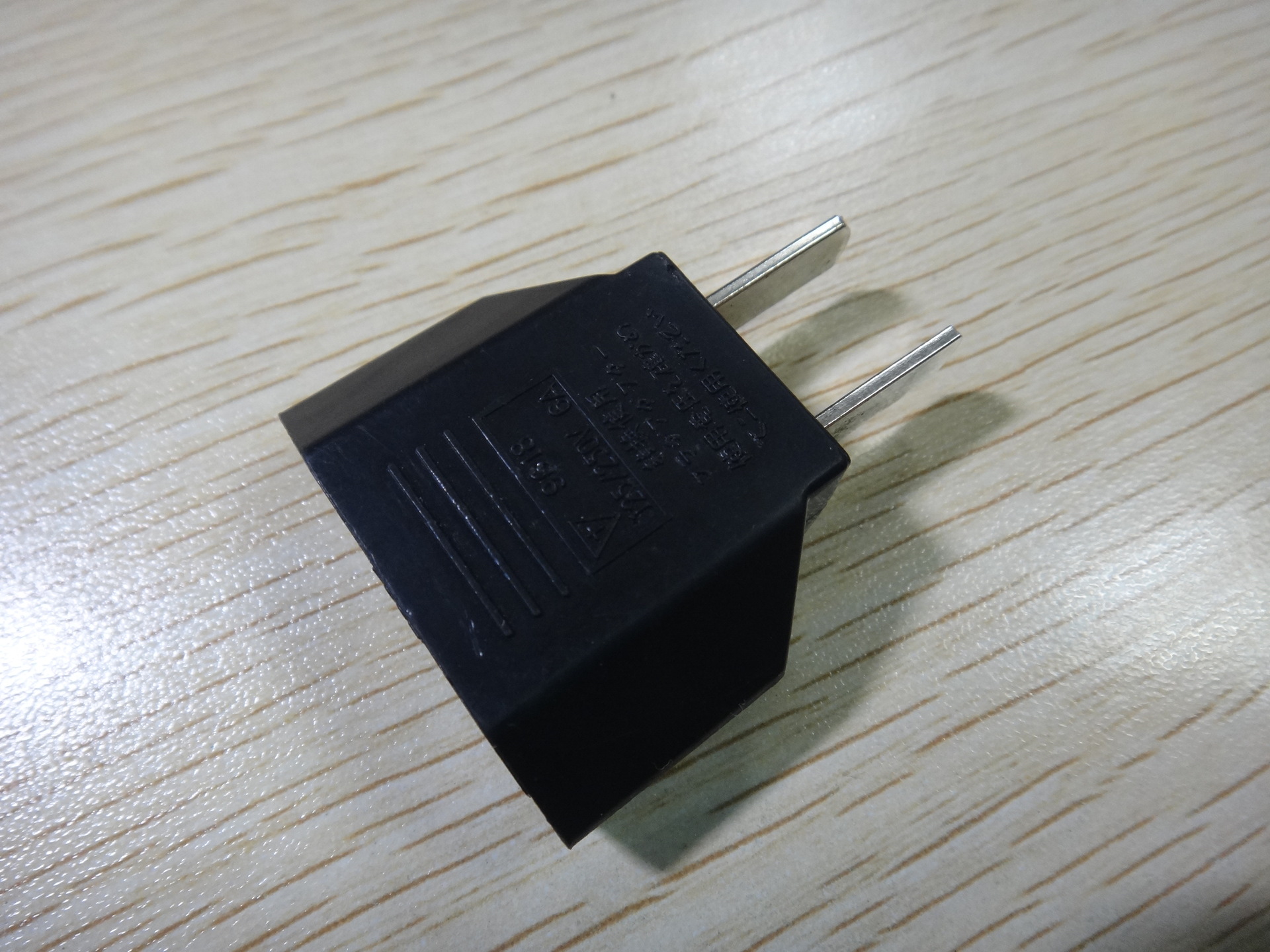 qm新品上市圆孔美规转换插头 深圳厂家批发 多功能转换电源插头