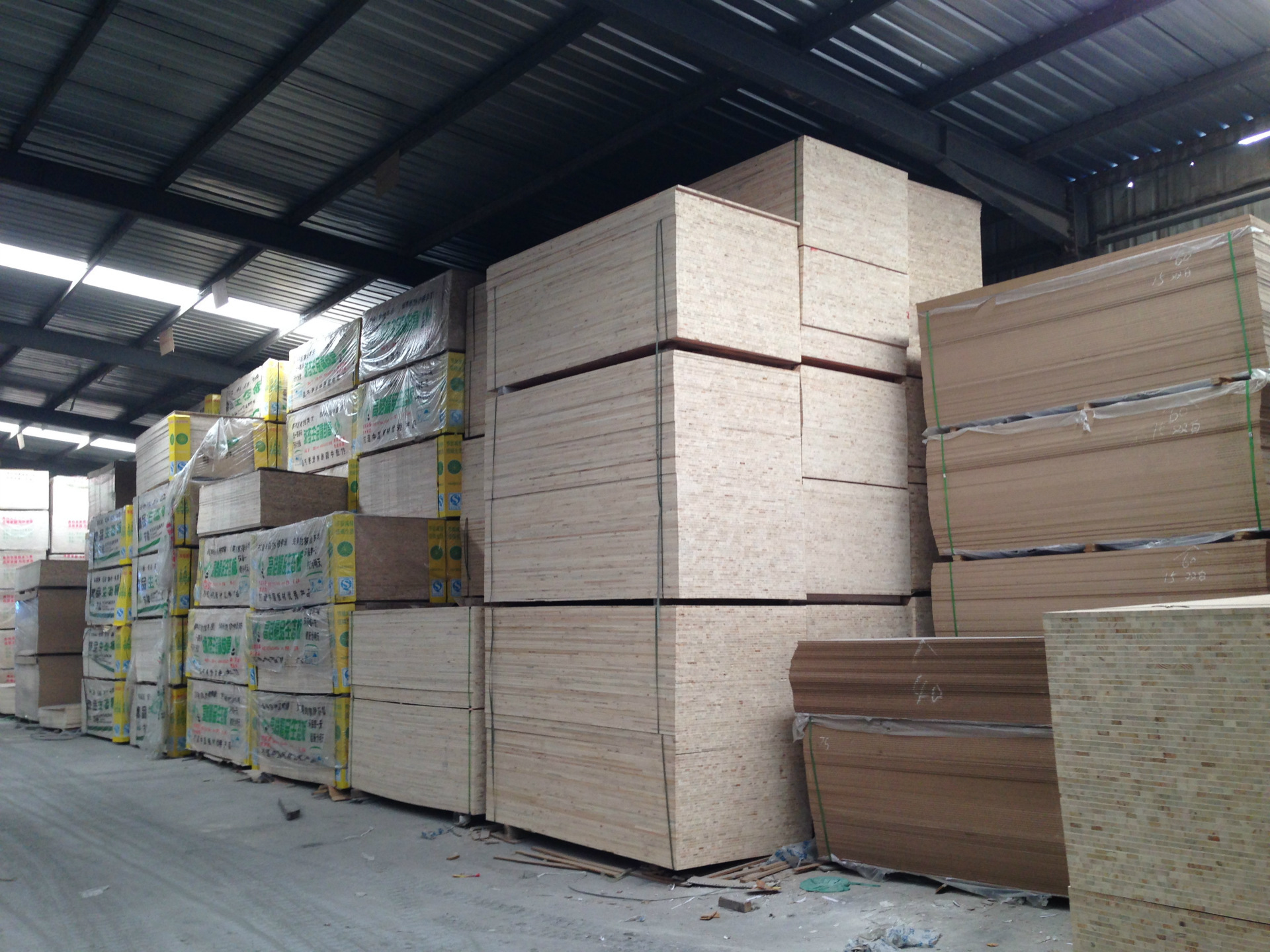 装饰板材-河南 郑州 东兴密度板批发 大量销售 饰面板-装饰板材尽在