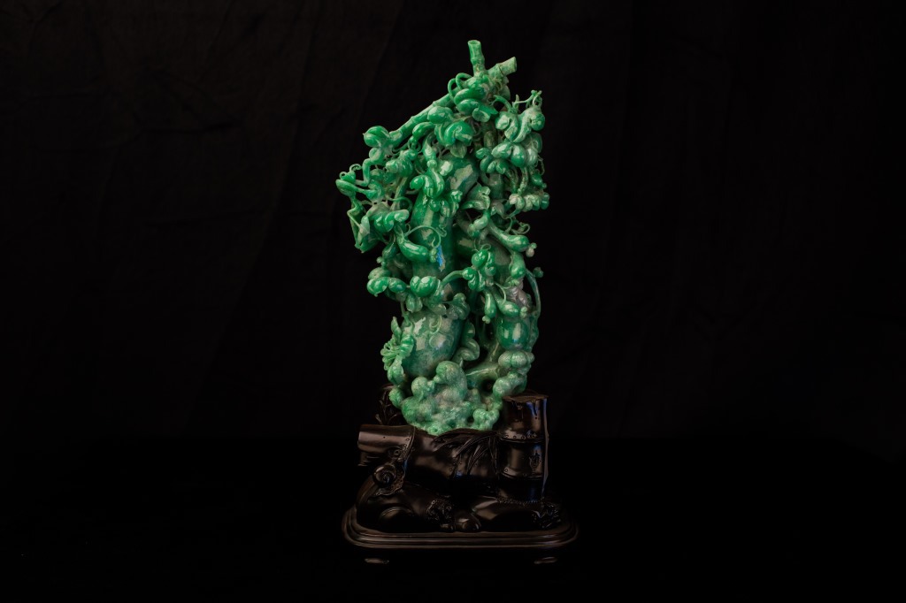 缅甸玉天然翡翠a货 满色老料花鸟翡翠摆件 飞黄腾达 可出证书