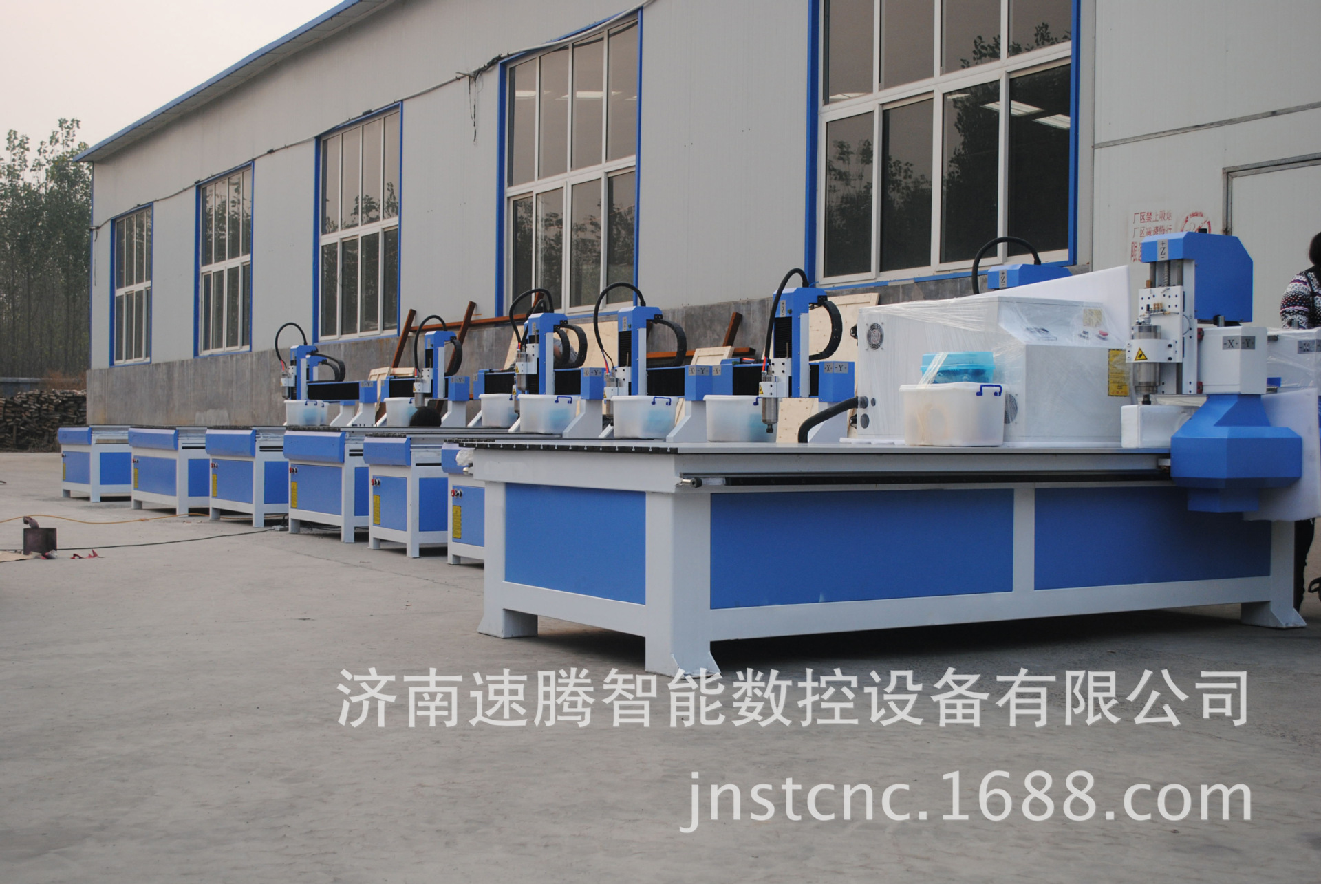 圆柱雕刻机 数控电脑木工雕刻机 直销