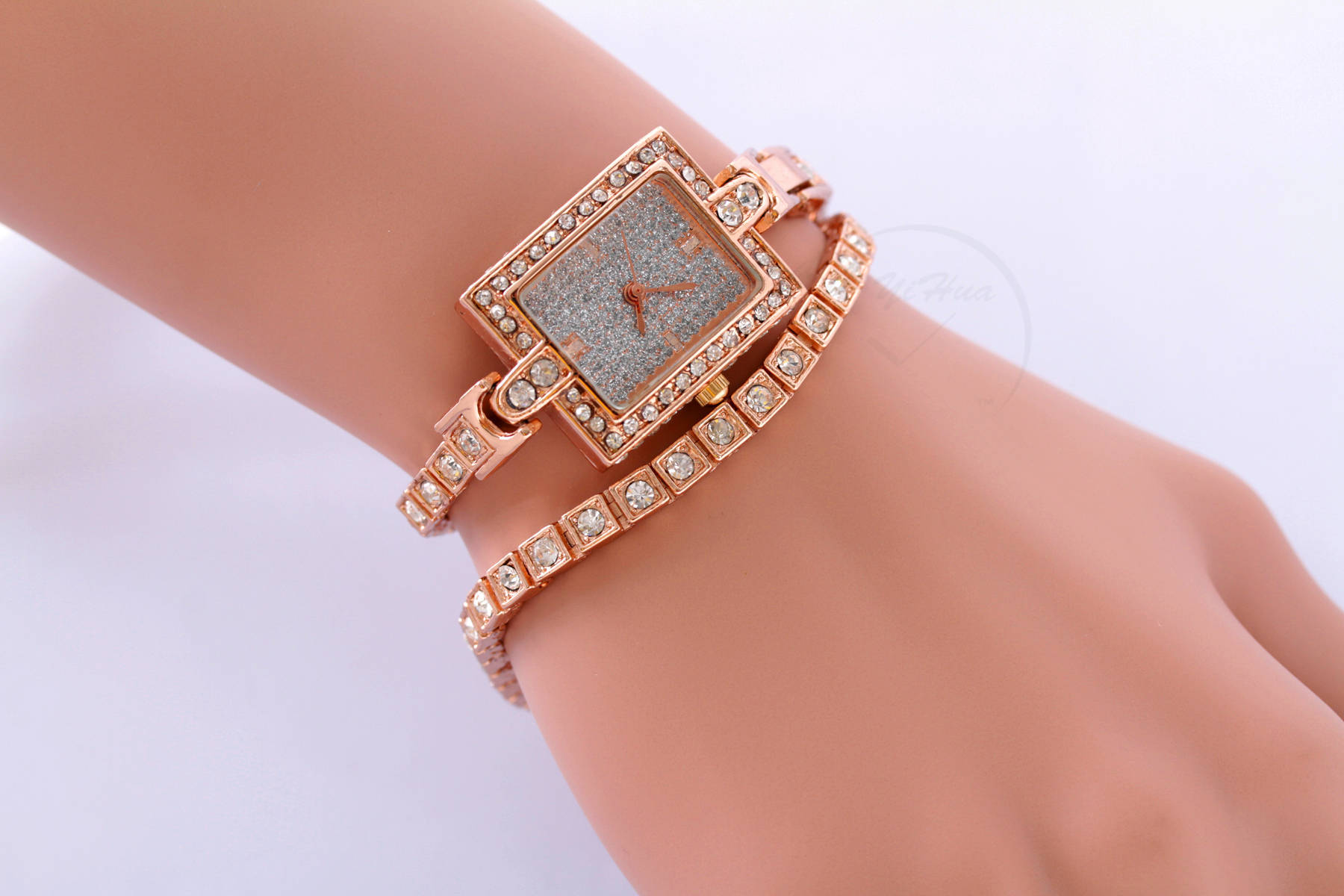 满天星长表链手表 镶钻豪华典雅女士手表 淘宝热卖