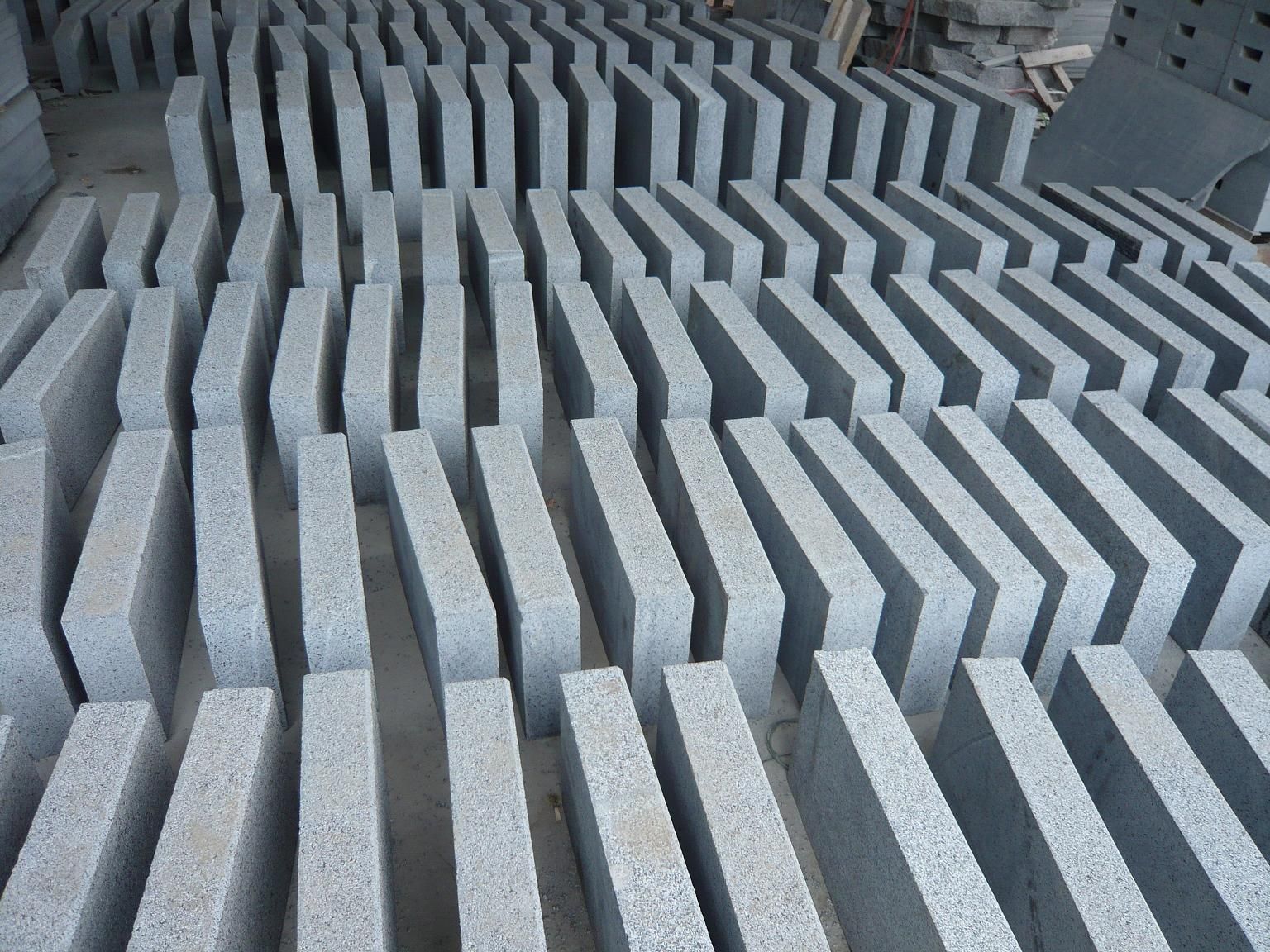 芝麻灰花岗岩g655路牙石 福建灰麻供应商 专营韩国及国内工程