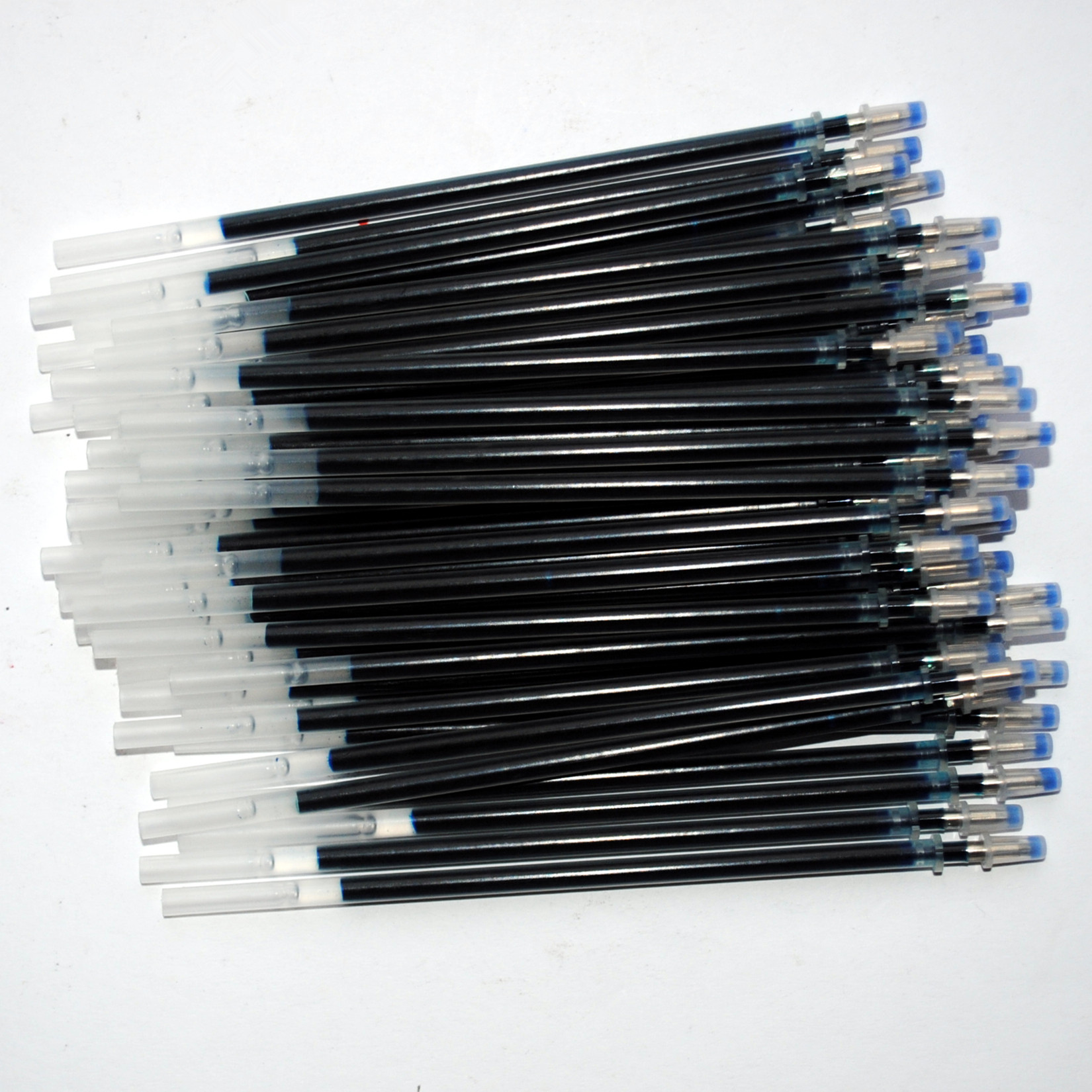 厂家直销中性笔笔芯中性笔配件内孔24mm笔芯笔芯批发