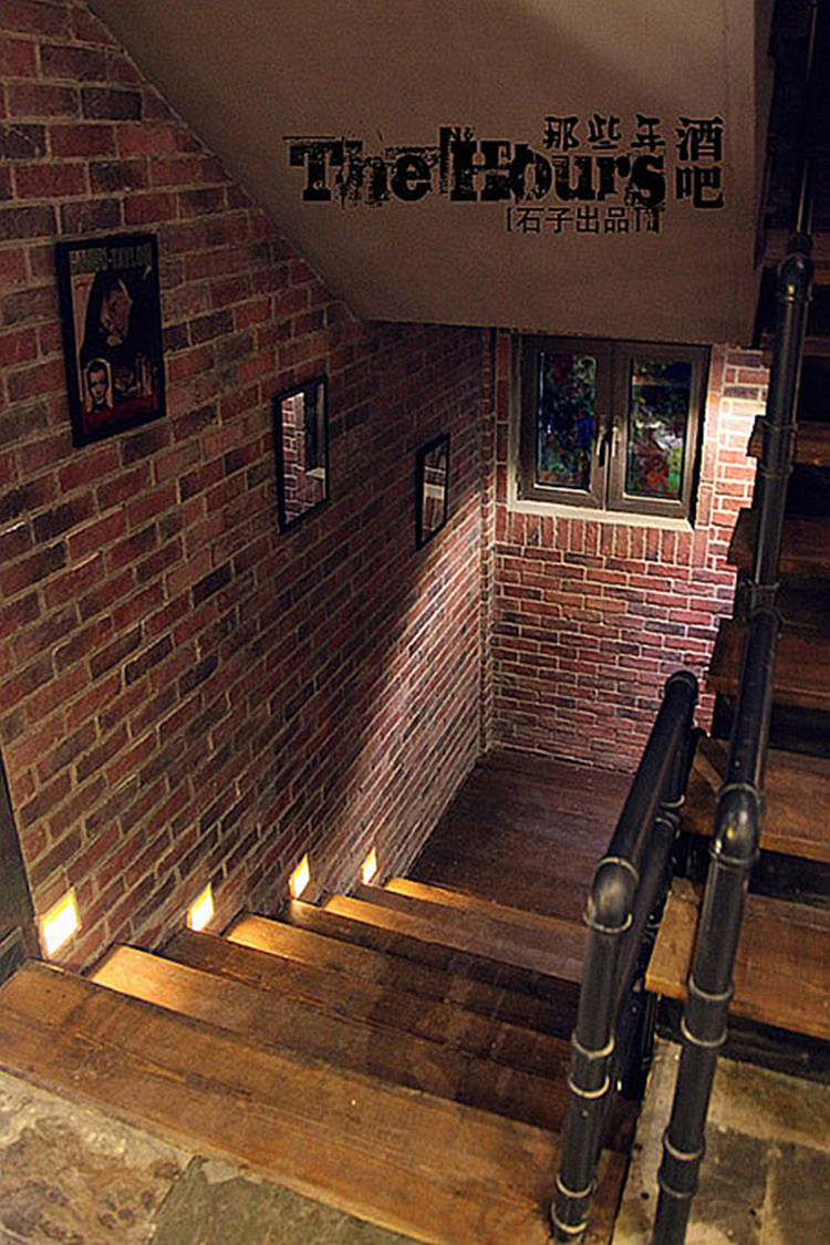 美式复古水管楼梯 楼梯扶手护栏栏杆 酒吧做旧楼梯 阁楼楼梯扶手