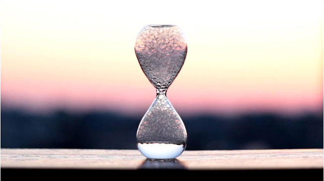 厂家直销创意气泡沙漏泡芙小姐会唱歌的水沙漏